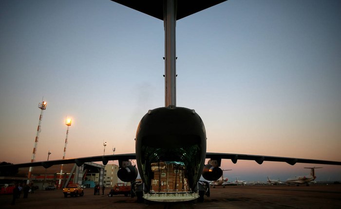 Aeronave da FAB registra pane e missão ao Haiti será retardada Aeronave da FAB registra pane e missão ao Haiti será retardada