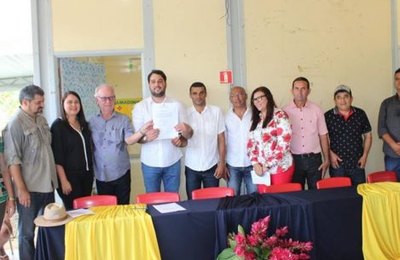 Prefeito assina ordem de serviço para reforma de seis escolas na zona rural de Santana do Mundaú