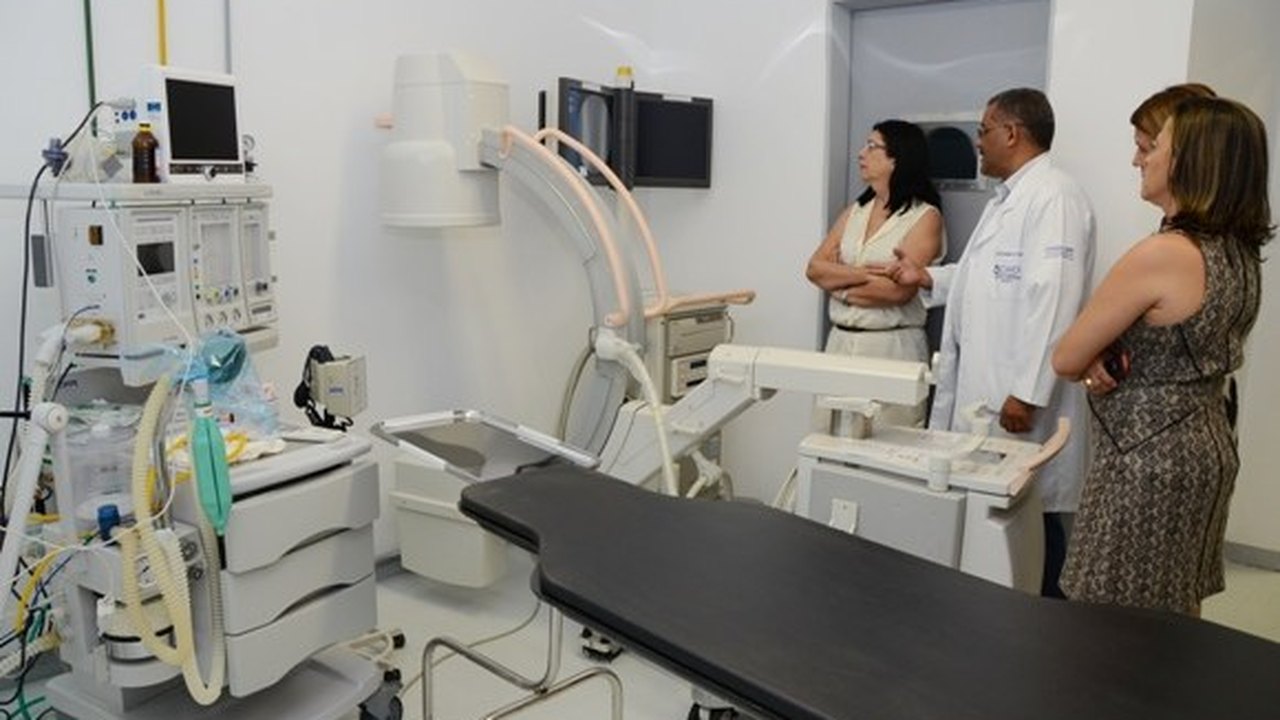 Secretária da Saúde inspeciona Hospital Geral do Estado