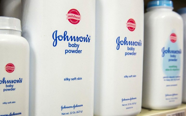 Johnson &amp; Johnson vai trocar talco de bebê por pó à base de amido de milho