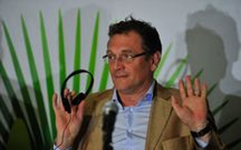 Jérôme Valcke diz em rede social que Curitiba está mantida na Copa