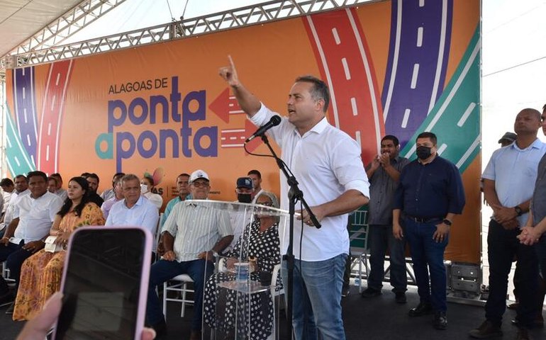 Renan entrega R$ 15 milhões em obras estruturantes em Palmeira dos Índios