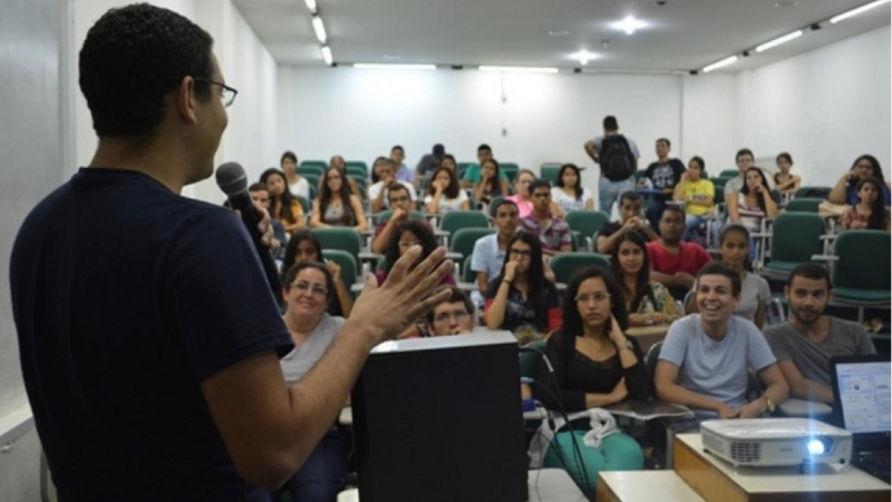 MedEnsina: Uncisal irá oferecer cursinho pré-vestibular gratuito para alunos carentes