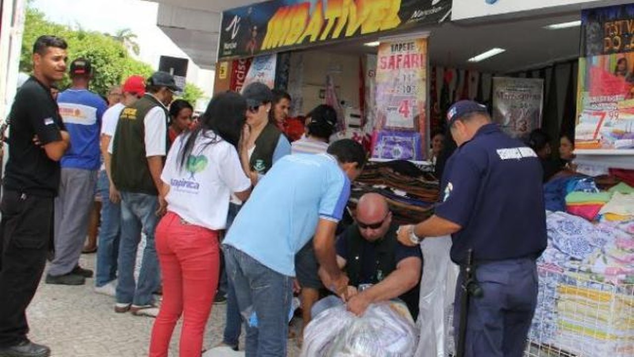 Centro Limpo: Ação retira produtos irregulares de vias públicas em Arapiraca