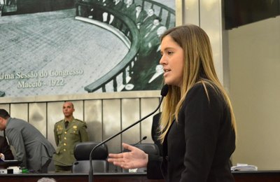 Deputada Cibele Moura pede em indicação que Estado prorrogue pagamento de IPVA para taxistas e motoristas por aplicativo