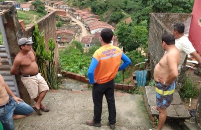 Defesa Civil atende 15 ocorrências e monitora chuvas em Maceió