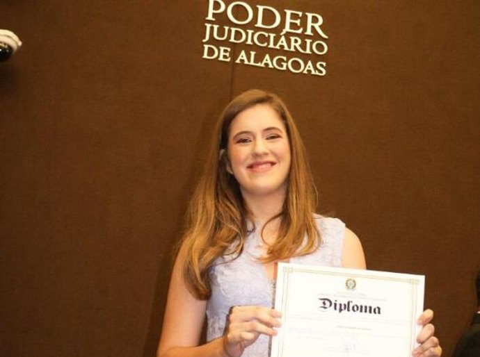 Cibele Moura é diplomada e reafirma compromisso com a nova política
