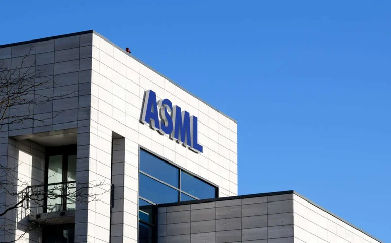 ASML decepciona em encomendas e vendas e tem lucro de 1,22 bilhão de euros no 1º tri