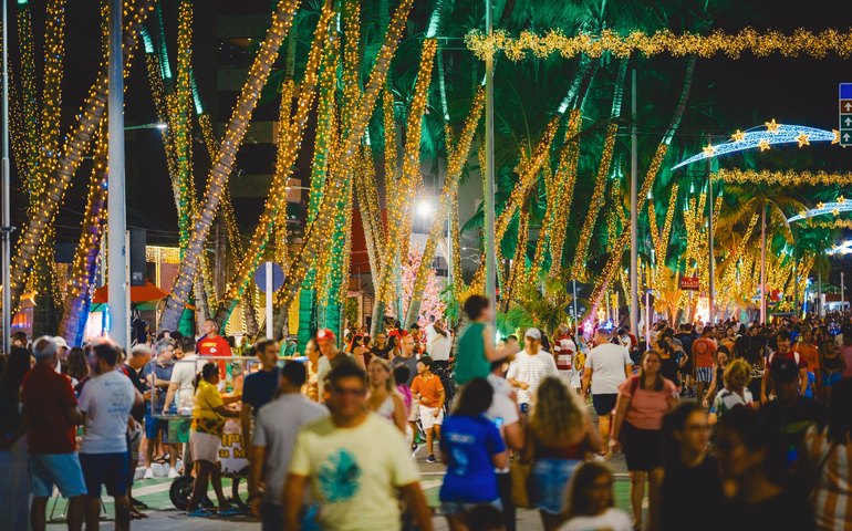 Iluminação cênica do Natal de Todos Nós segue até sexta-feira (15)