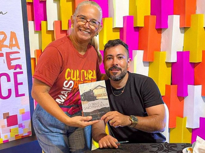 Livro 'O Trem e a Garotinha Ruiva' é lançado em noite literária na Casa Jorge de Lima