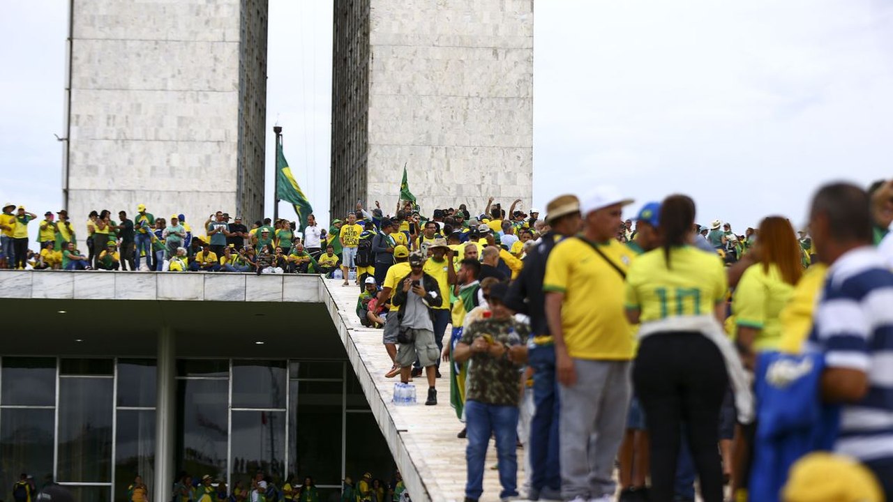 STF julga na próxima semana mais 200 investigados por atos golpistas do dia 8 de janeiro