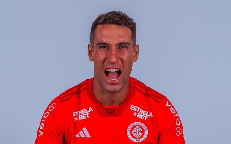 Hugo Mallo chega ambicioso no Inter e falando em títulos: 'A Libertadores é muito importante'