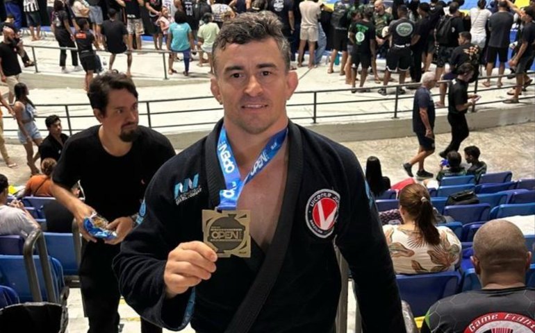 Alagoano mostra força no tatame e conquista pódio em torneio internacional de Jiu-Jítsu