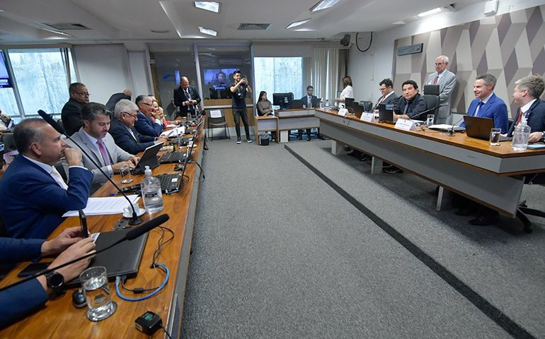 Debatedores e oposicionistas dizem que há censura no Brasil