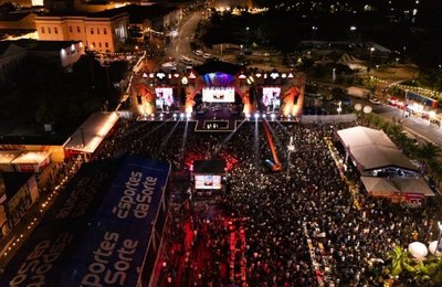 Milhares de pessoas prestigiam abertura do São João Massayó 2026 no Estacionamento de Jaraguá
