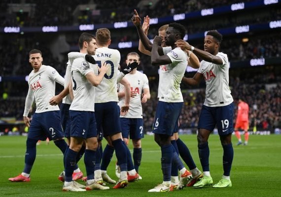 Assustado, Conte revela 8 casos de covid-19 no elenco e 5 no estafe do Tottenham