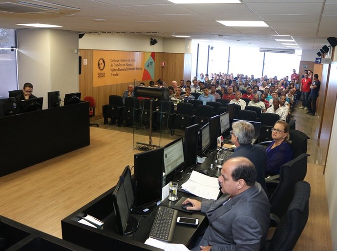 TRT/AL julgará dissídio entre Casal e Sindicato dos Urbanitários nesta quarta