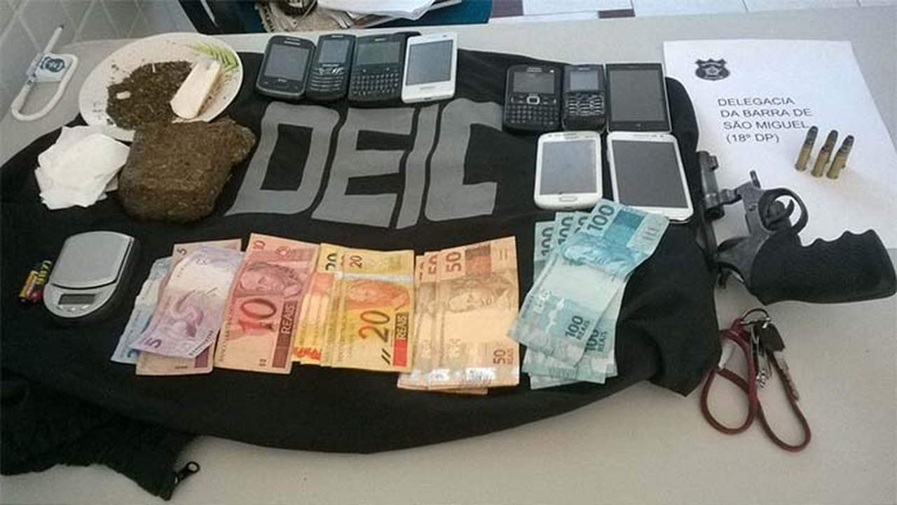 Barra de São Miguel: PC prende quadrilha acusada de tráfico de drogas
