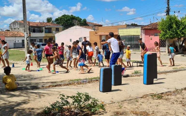 Programa Viver Melhor leva Folia de Rua para as comunidades arapiraquenses