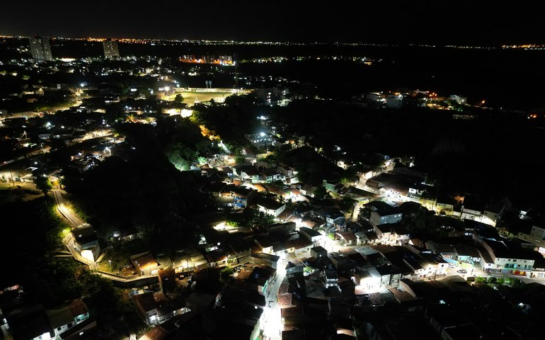 Ilumina amplia rede de iluminação e implanta proteção da rede elétrica
