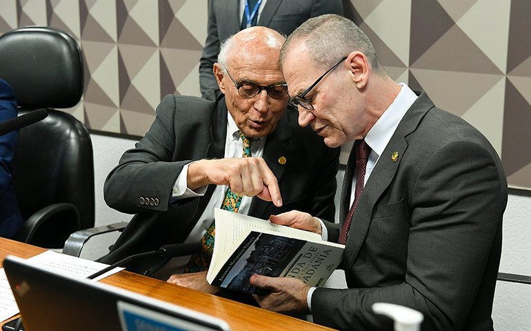 Debatedores defendem Bolsa Família como primeiro passo para renda mínima