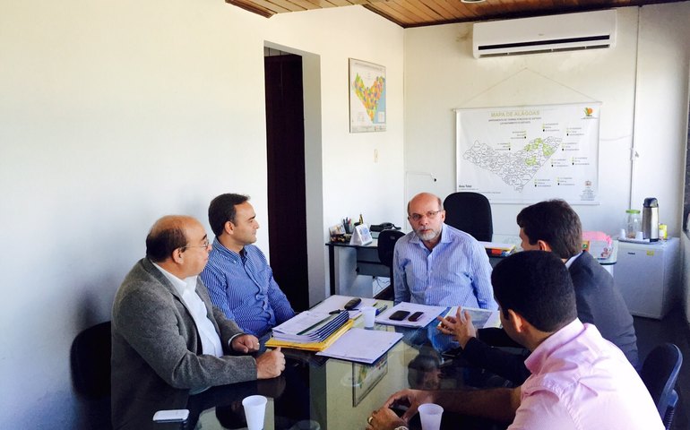 Iteral vai a Atalaia para orientar agricultores sobre renegociação da dívida