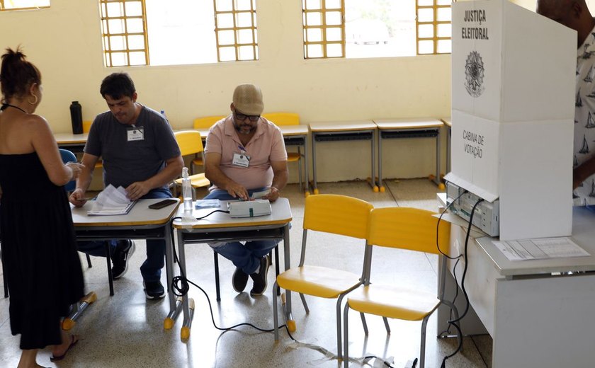 Cármen Lúcia convida eleitores a votarem no segundo turno