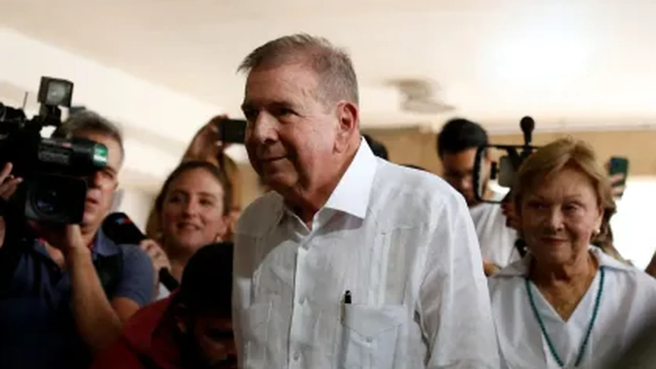 Opositor González chega à Espanha após deixar a Venezuela 