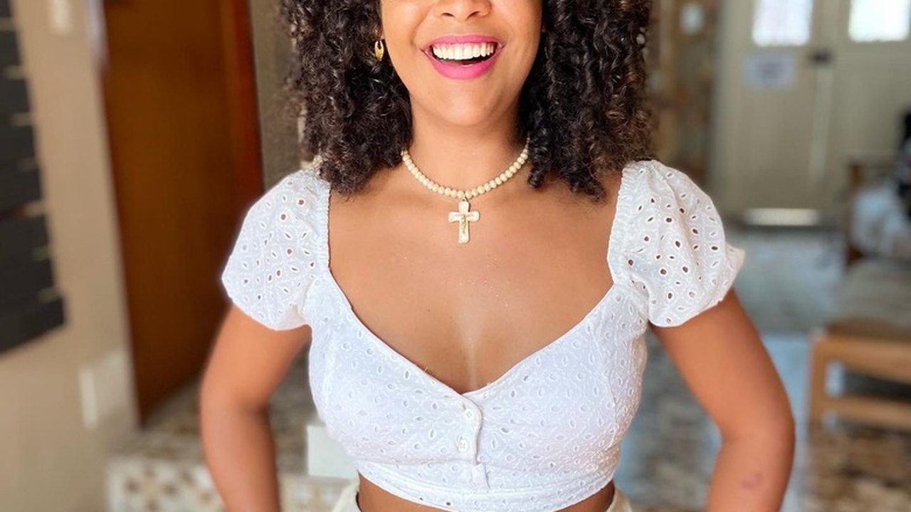 Um dos maiores talentos da nova cena artística nacional, Vitória Rodrigues lança o single “Agradeça”