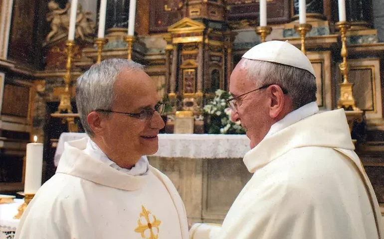 Parolin diz ser 'errado' comparar estilos de governo de Leão XIV e Francisco