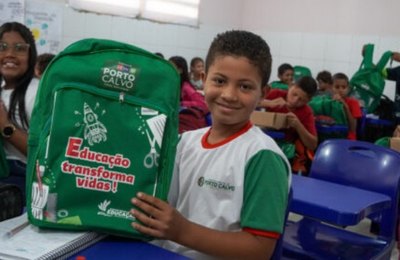 Secretaria de Educação de Porto Calvo distribui kit escolar para toda rede de ensino