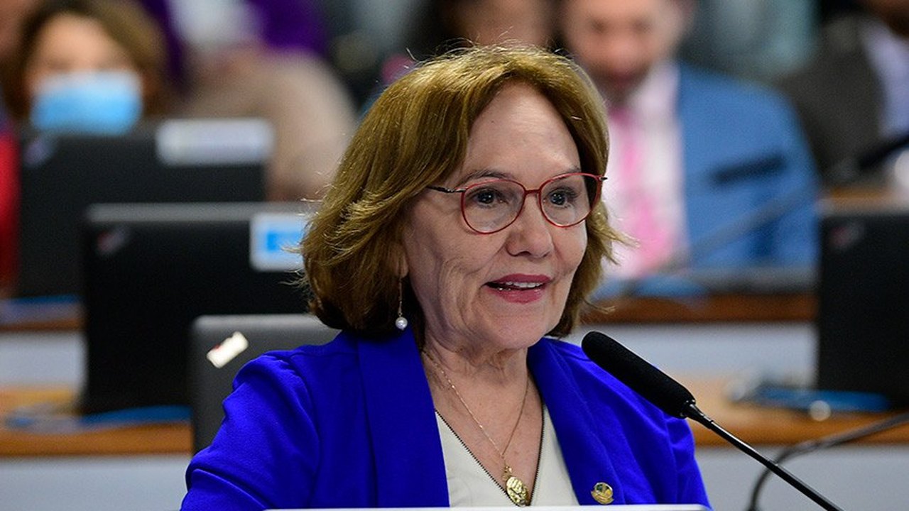 CCJ aprova mensagens sobre malefícios das drogas em livros didáticos