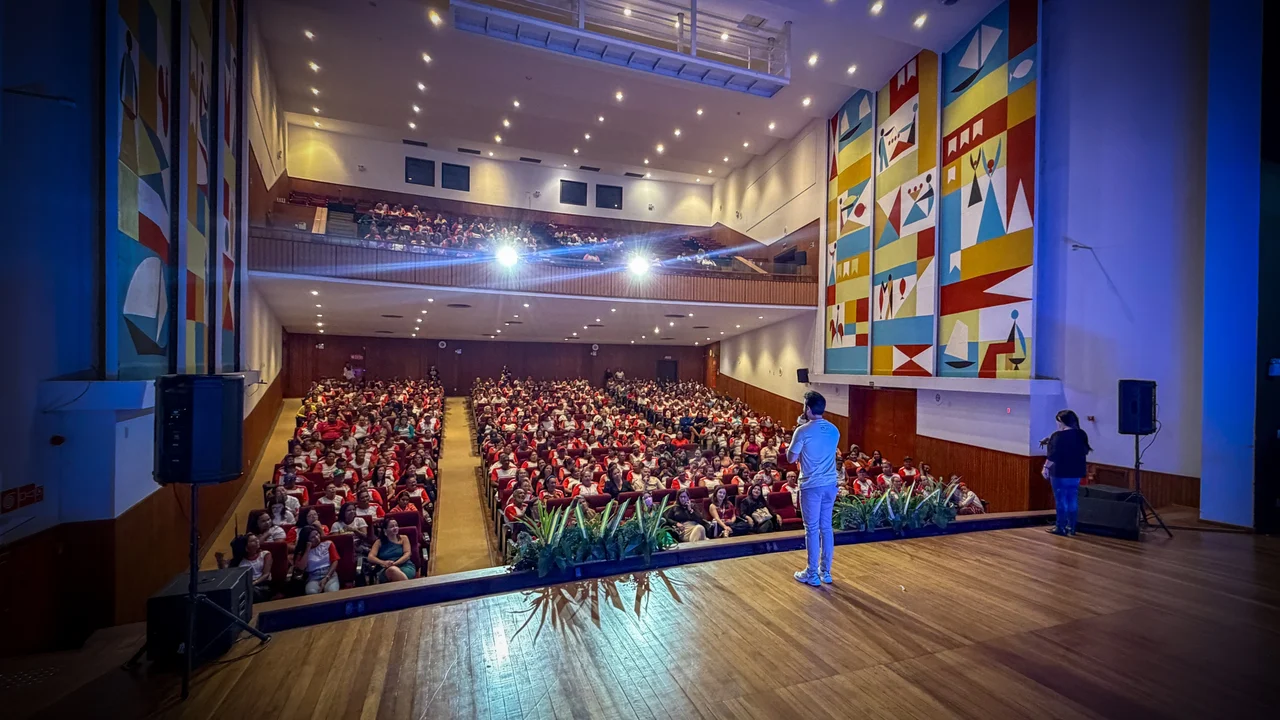 Estudantes de Penedo participam do III Intercâmbio Cultural e de Empreendedorismo da EJA 2026