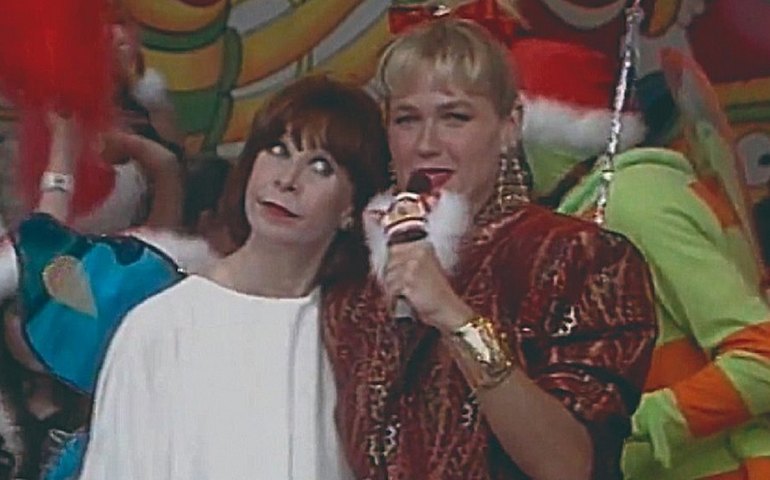 Rita Lee chama Xuxa de ‘deusa superstar’ na orelha da biografia da apresentadora