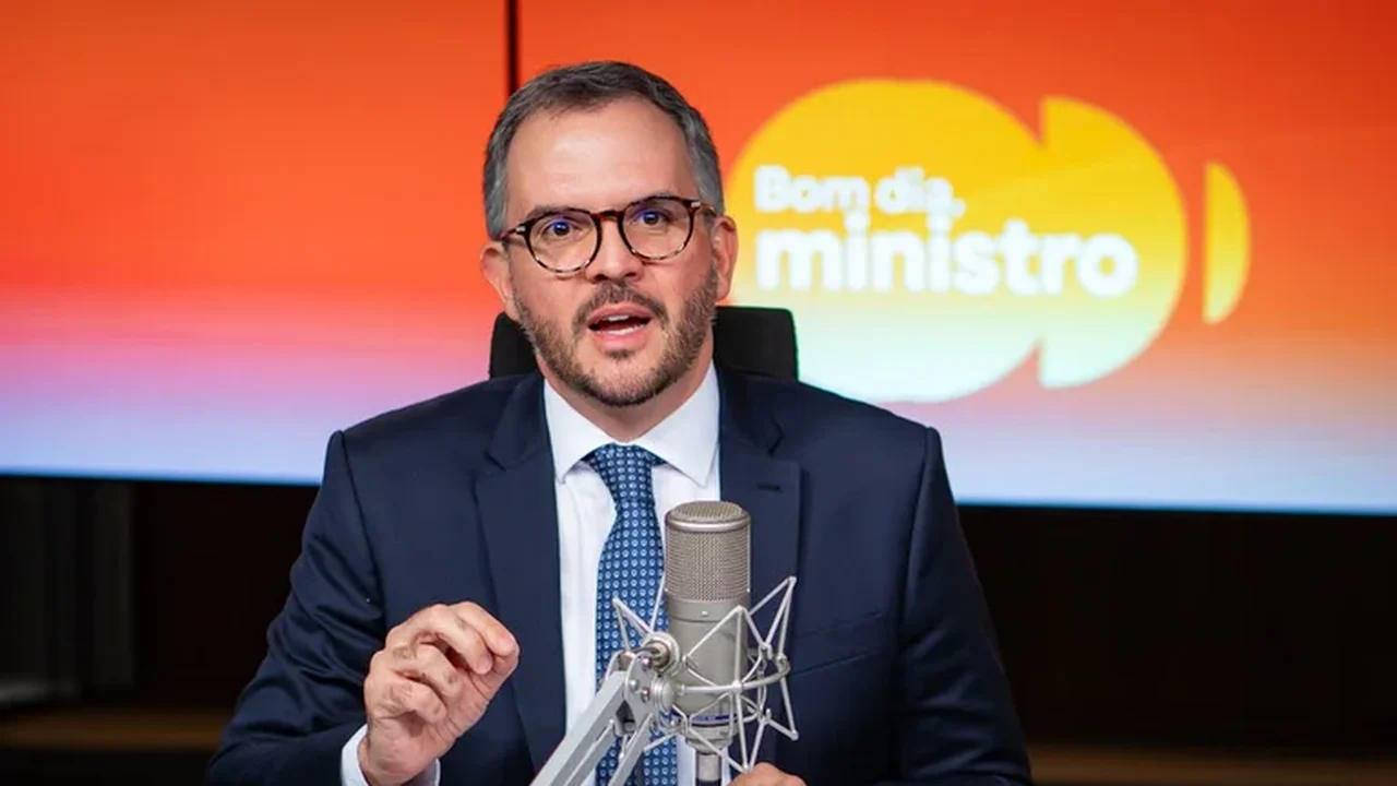 “O Governo do Brasil agiu rápido para reduzir os impactos da crise do combustível ao consumidor”, diz o ministro Tomé Franca