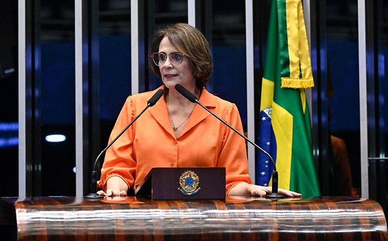 Damares Alves critica erotização precoce de crianças e adolescentes