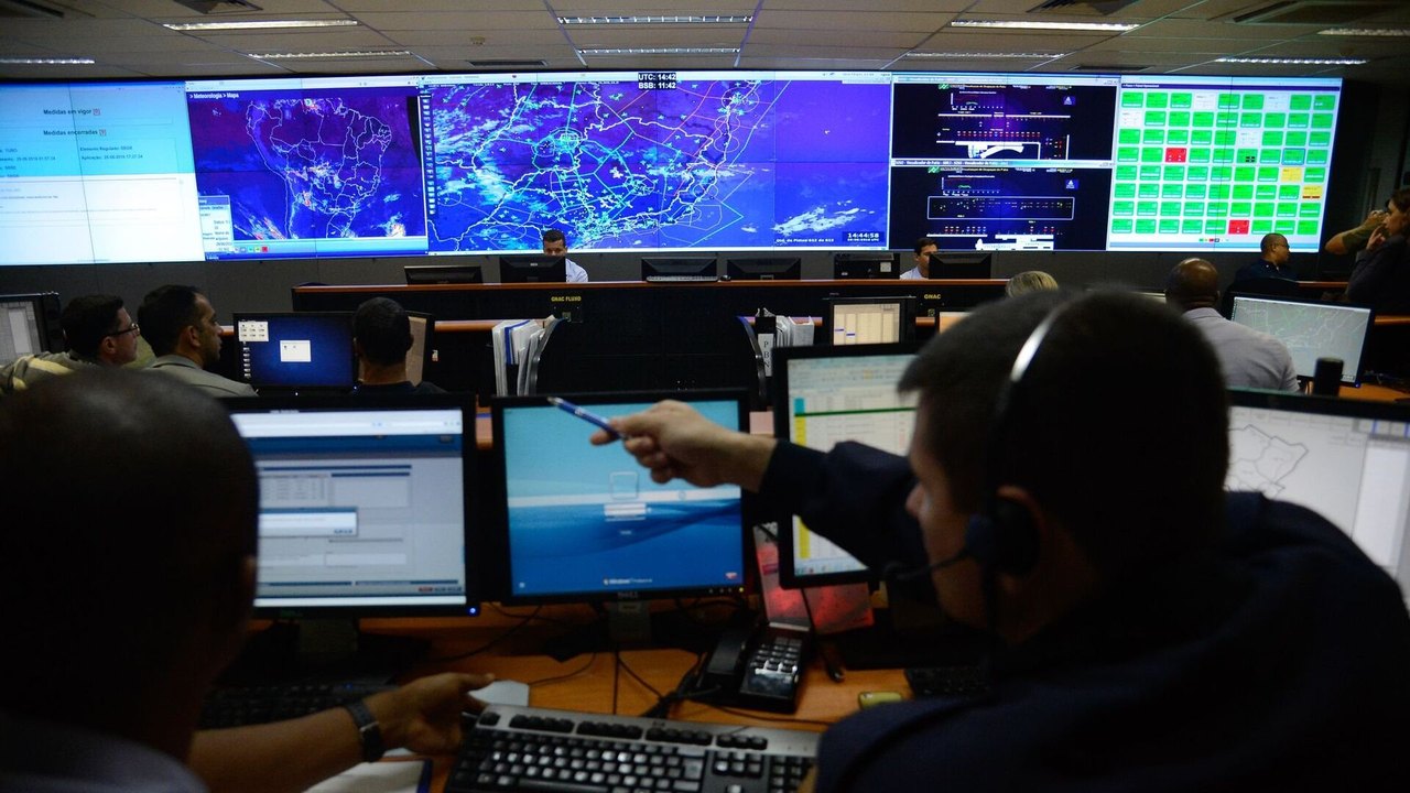 CADE suspende rotas compartilhadas entre Azul e Gol; 'indício de cartel'