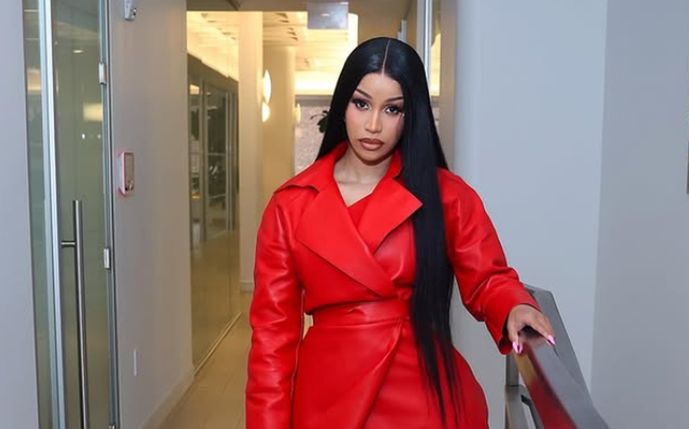 Cardi B anuncia gravidez do primeiro filho com Stefon Diggs, astro da NFL