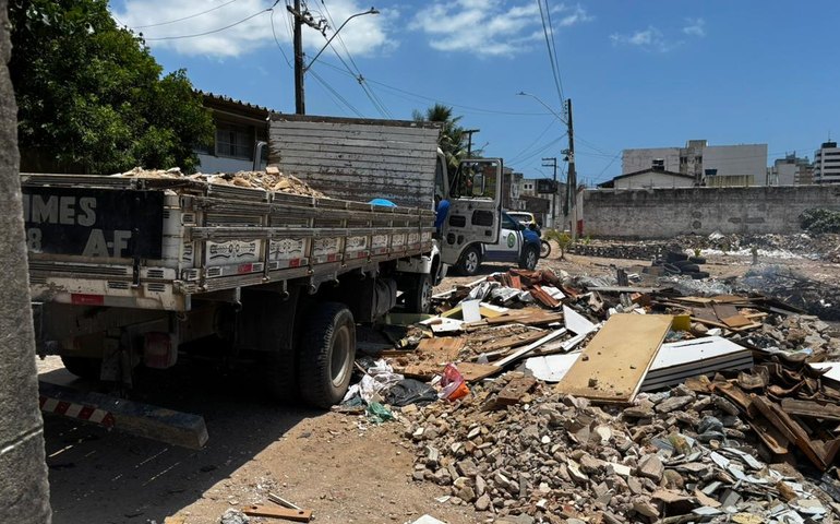 Operação Cidade Limpa reforça combate ao descarte irregular de entulhos no Prado