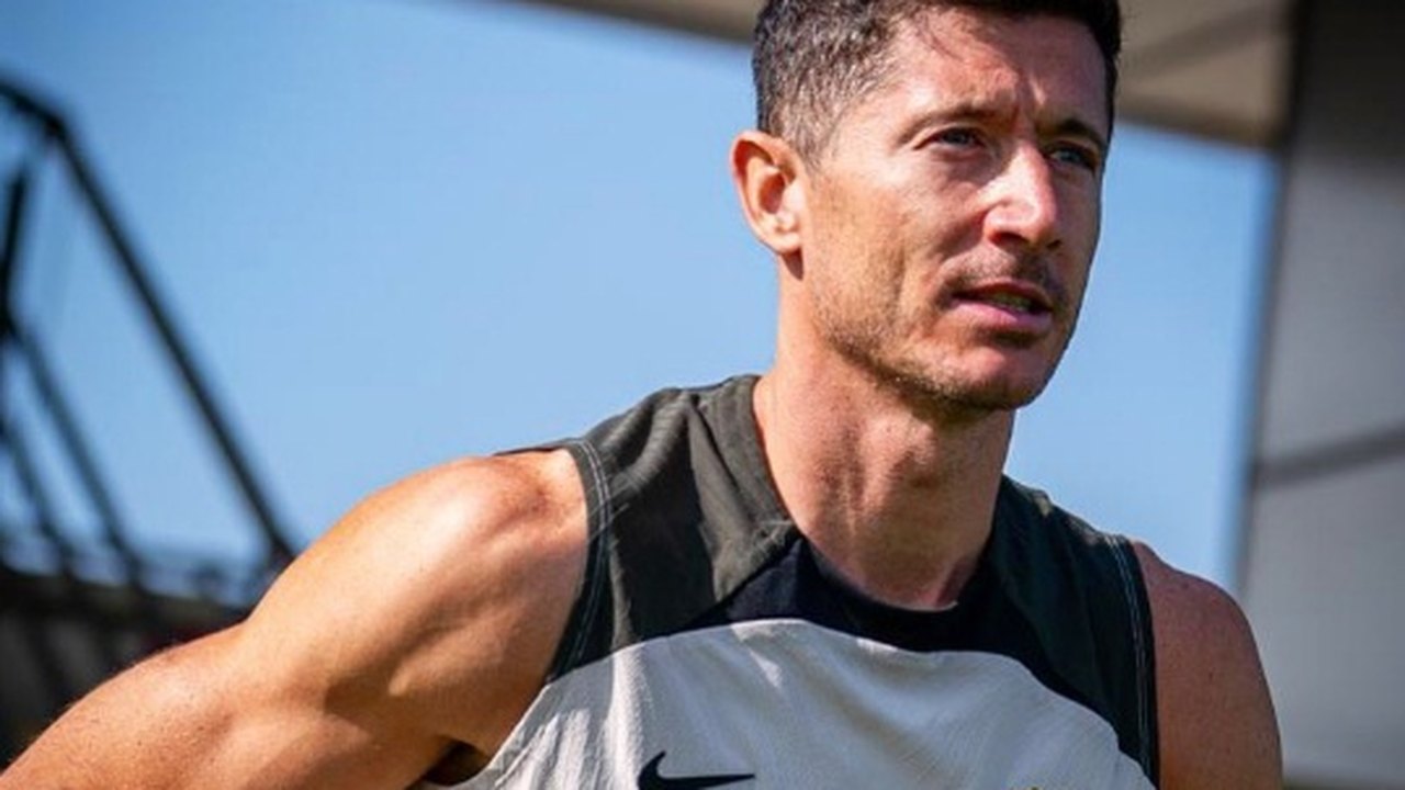 Lewandowski acelera recuperação e pode reforçar Barcelona diante do Real Madrid