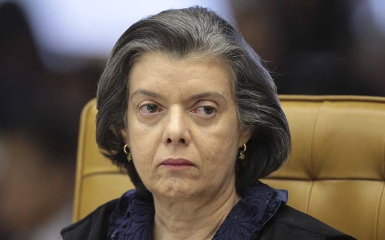 Rever 2ª instância por Lula seria &#8216;apequenar&#8217; STF, diz Cármen