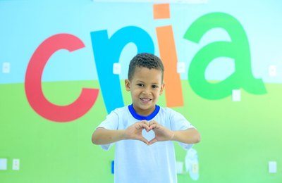 Cria completa 2 anos como Secretaria de Estado e consolida política permanente para a Primeira Infância em Alagoas