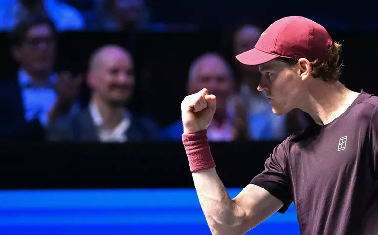Sinner vence compatriota e avança às quartas no ATP 500 de Viena