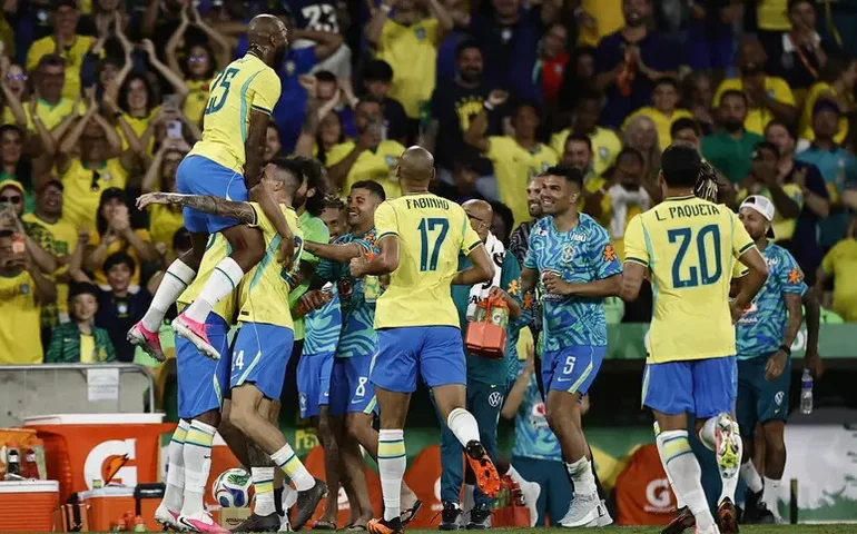 Brasil goleia Panamá no Maracanã e se despede da torcida antes da Copa