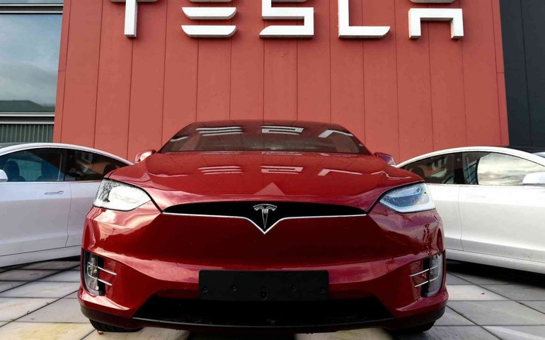 Tesla faz recall de quase 1,1 milhão de carros elétricos nos EUA