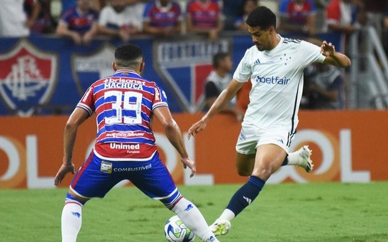 Fortaleza questiona validação de gol do Cruzeiro: 'Corta cabeça e ombro para tirar impedimento'
