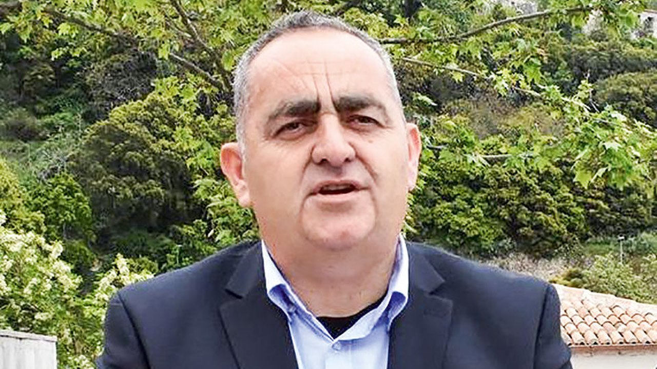 Preso por compra de votos, prefeito albanês é eleito para integrar o Parlamento Europeu; entenda
