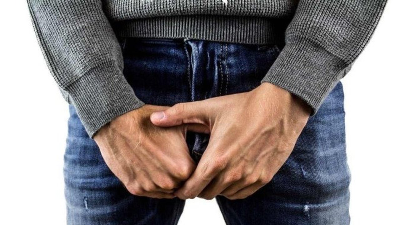Homem que afirma ter o menor pênis do mundo diz que marcou cirurgia de aumento após ajuda do público