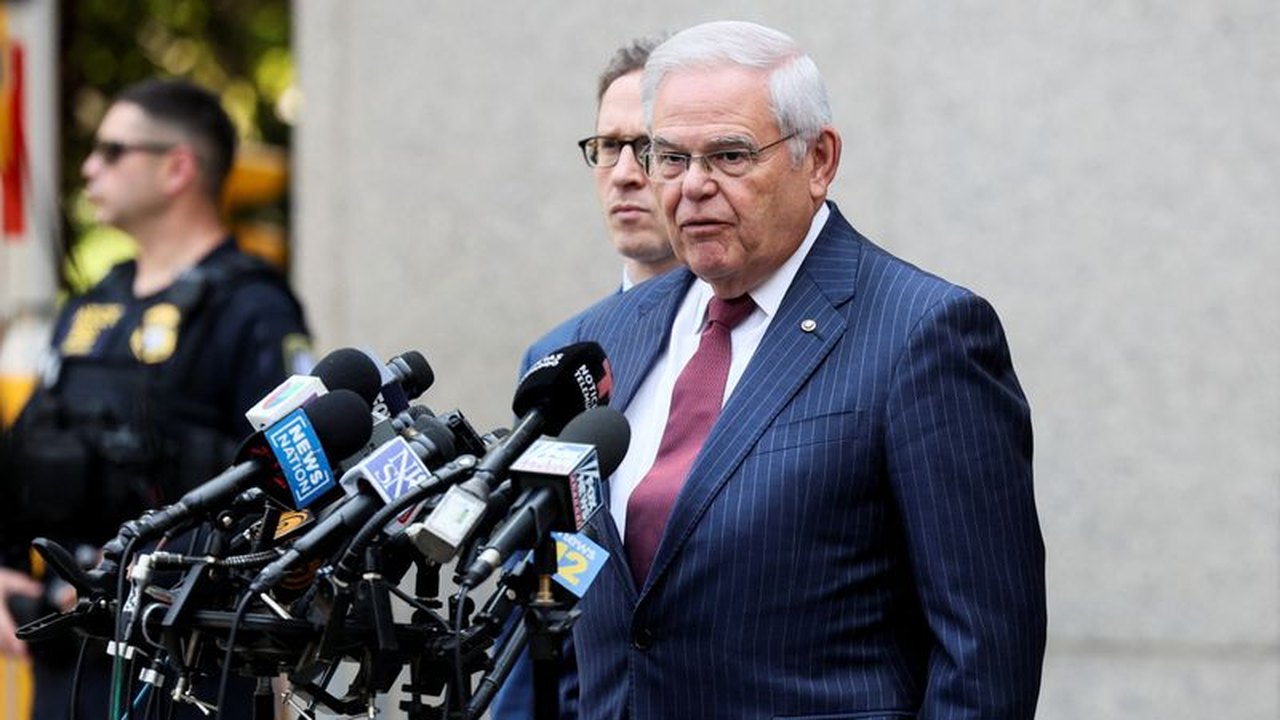 Senador democrata Bob Menendez é condenado por corrupção nos EUA
