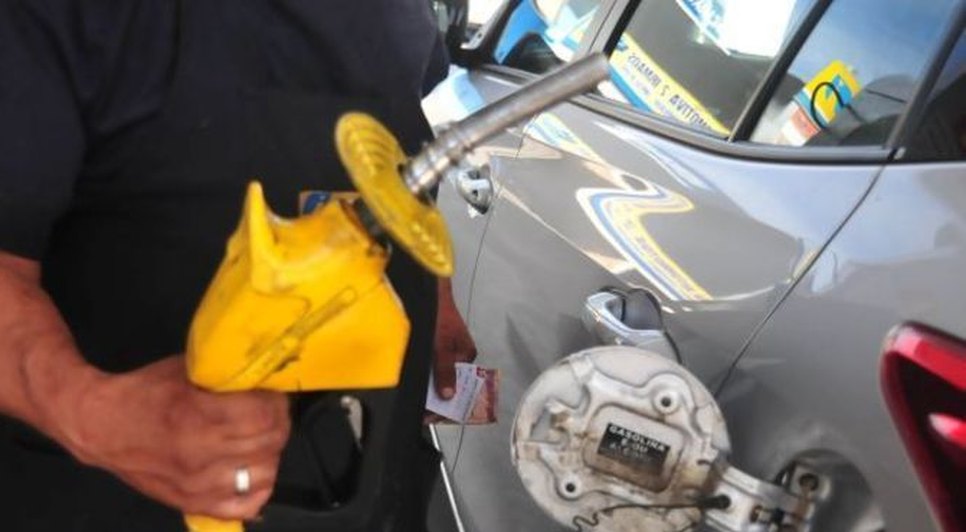 Após reajuste da Petrobras, gasolina e diesel ficam mais caros a partir de hoje / Foto: Foto: Ernani Ogata/Código 19/Estadão